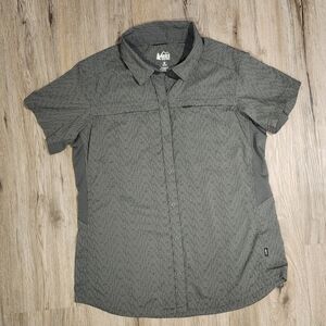 REI Women's Short Sleeve Button-Up Shirt Size M in Olive Green /Travel, Hiking